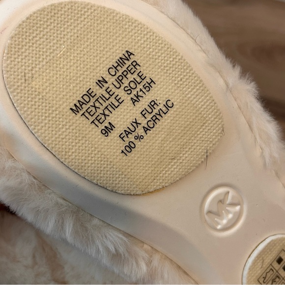 New! Michael Kors Plush Cream Slippers - Picture 3 of 6